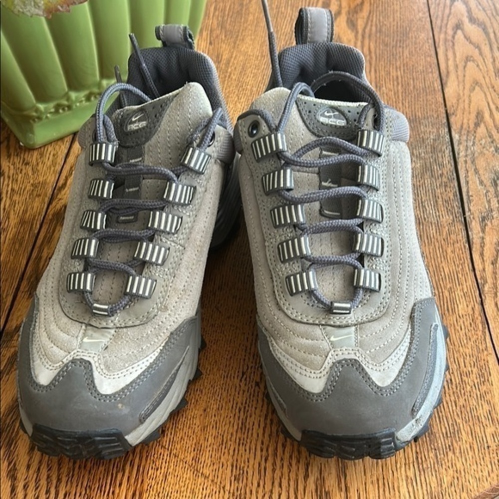 Nike Vintage ACG Gray Hiking Shoes with Chunky Sole